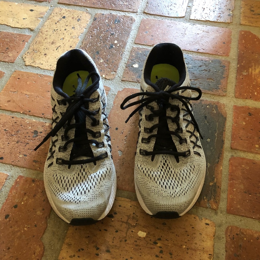 Nike Running Shoes size 9 1/2